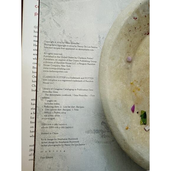 The Skinnytaste Cookbook by Gina Homolka - Picture 2 of 5